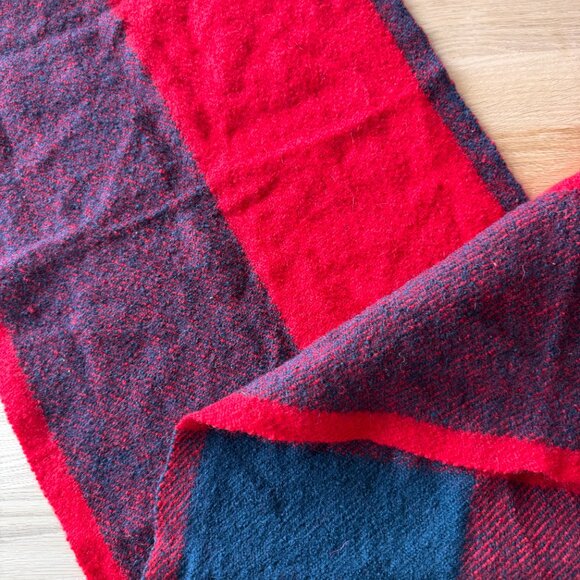 Vintage Red & Navy Wool Scarf - Picture 2 of 3